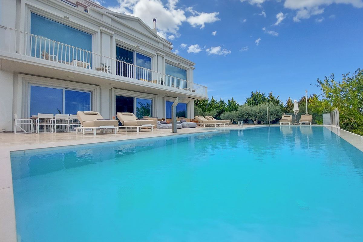 The Mansion Luxury Villa with Spa